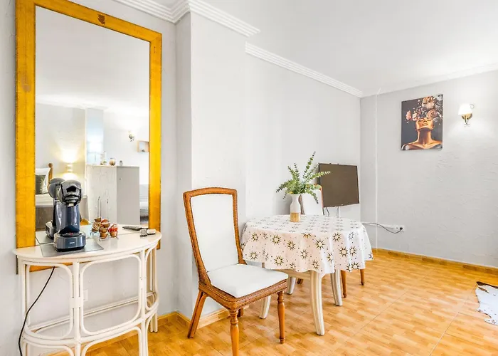 Unique 3-2 Aparthotel 3*
